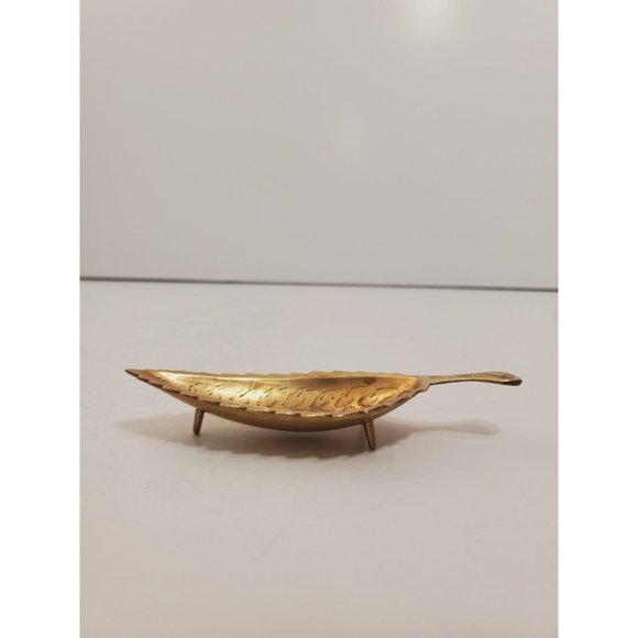 Solid brass vintage floral / flower / plant leaf design tray / ashtray|| India - Picture 3 of 10